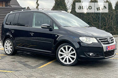 Мінівен Volkswagen Touran 2009 в Стрию