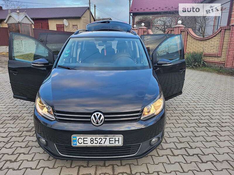 Микровэн Volkswagen Touran 2012 в Черновцах
