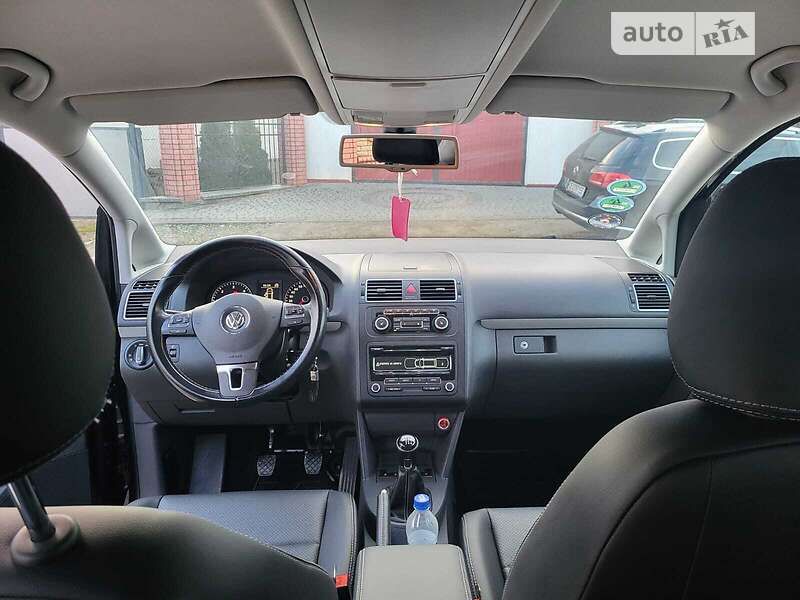 Микровэн Volkswagen Touran 2012 в Черновцах