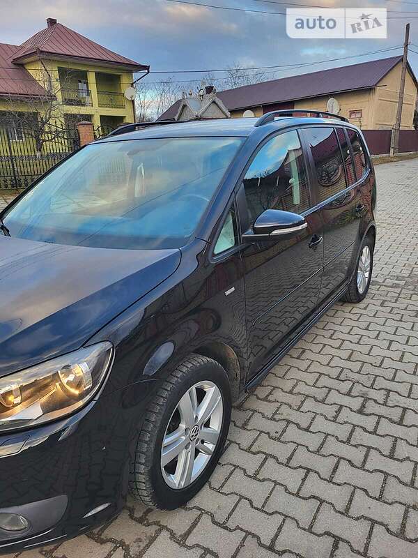 Микровэн Volkswagen Touran 2012 в Черновцах