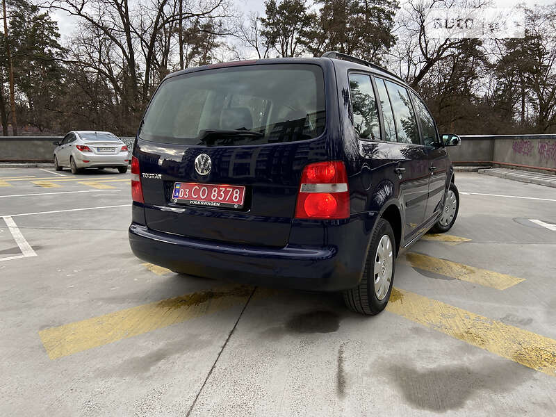 Минивэн Volkswagen Touran 2006 в Киеве