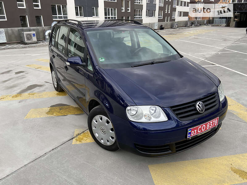 Минивэн Volkswagen Touran 2006 в Киеве
