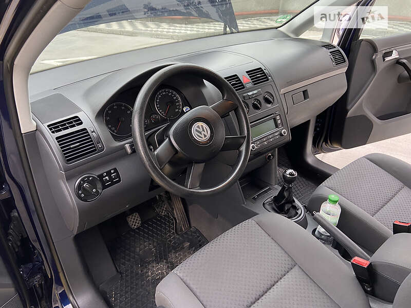 Минивэн Volkswagen Touran 2006 в Киеве
