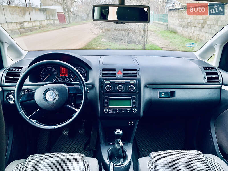 Минивэн Volkswagen Touran 2005 в Херсоне