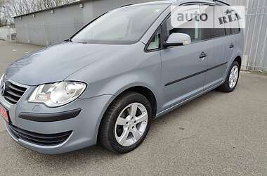 Минивэн Volkswagen Touran 2007 в Киеве