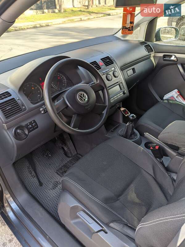 Минивэн Volkswagen Touran 2005 в Сквире