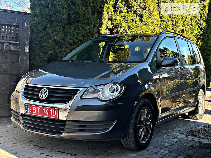Минивэн Volkswagen Touran 2007 в 