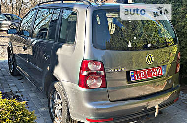 Минивэн Volkswagen Touran 2007 в 