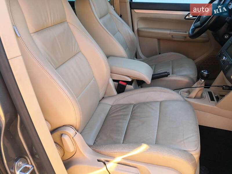 Минивэн Volkswagen Touran 2006 в Ровно фото 4 Минивэн Volkswagen Touran 2006 в Ровно