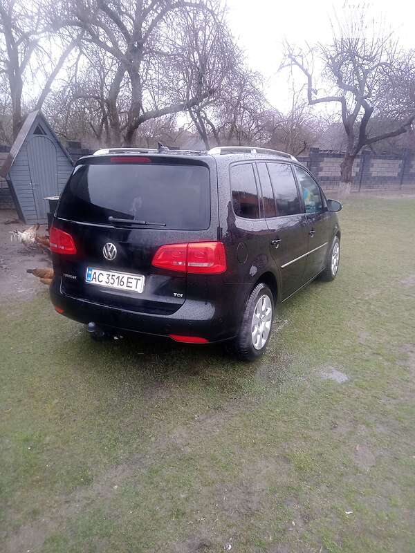 Мікровен Volkswagen Touran 2011 в Камені-Каширському