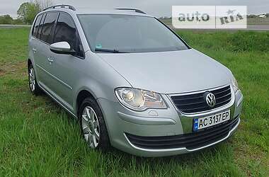 Минивэн Volkswagen Touran 2009 в Луцке