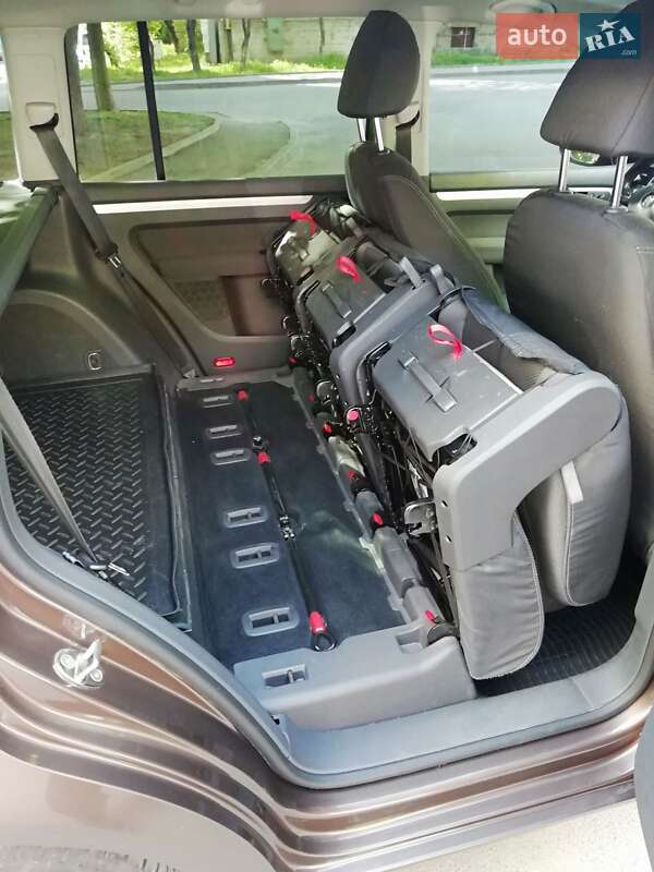 Микровэн Volkswagen Touran 2012 в Луцке