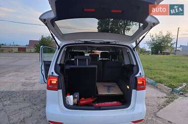Микровэн Volkswagen Touran 2014 в 