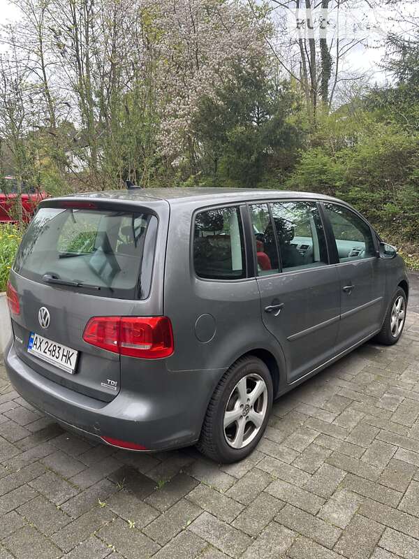 Микровэн Volkswagen Touran 2013 в Харькове