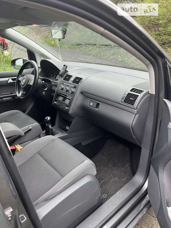 Микровэн Volkswagen Touran 2013 в Харькове