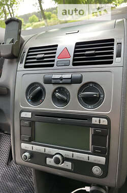 Минивэн Volkswagen Touran 2008 в 