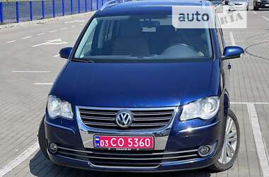 Минивэн Volkswagen Touran 2007 в Нововолынске