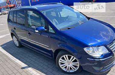 Минивэн Volkswagen Touran 2007 в Нововолынске