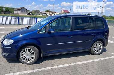 Минивэн Volkswagen Touran 2007 в Нововолынске