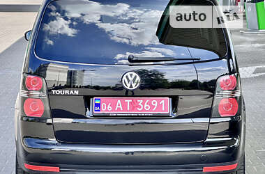 Минивэн Volkswagen Touran 2010 в Житомире