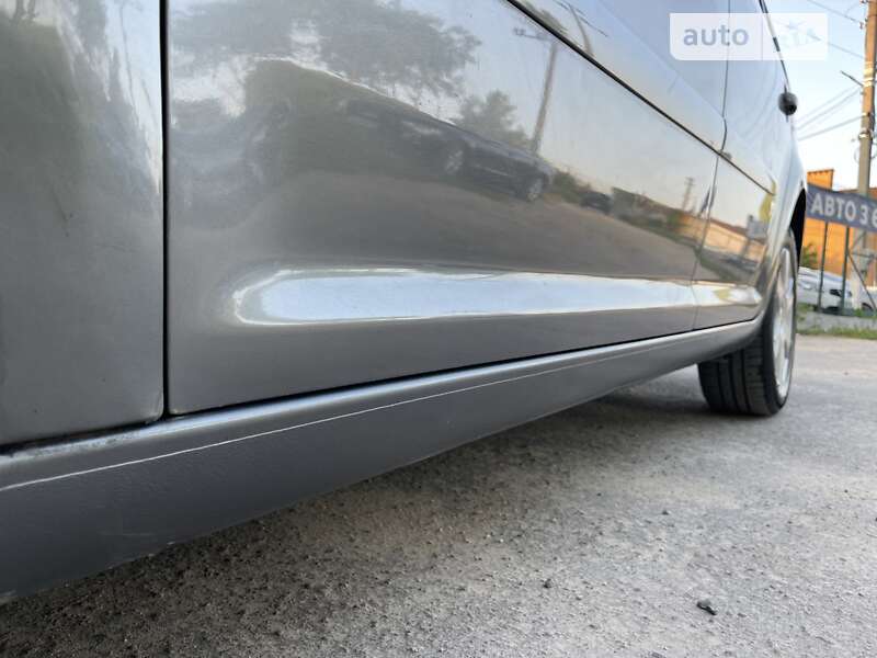 Минивэн Volkswagen Touran 2004 в Хмельницком