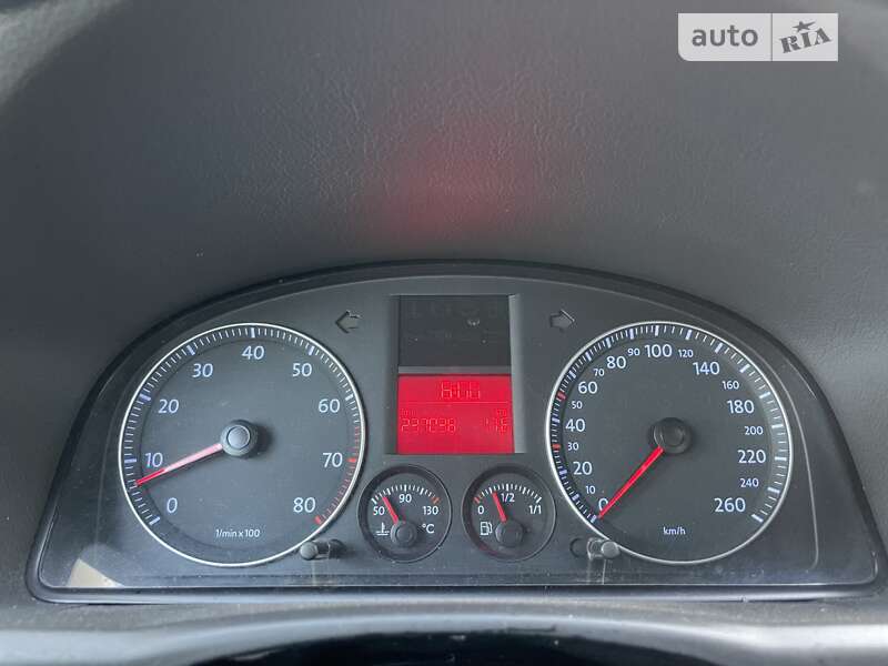 Минивэн Volkswagen Touran 2004 в Хмельницком