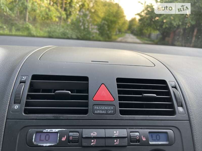 Минивэн Volkswagen Touran 2004 в Хмельницком