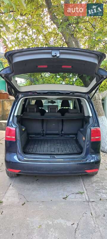 Минивэн Volkswagen Touran 2010 в Песчанке