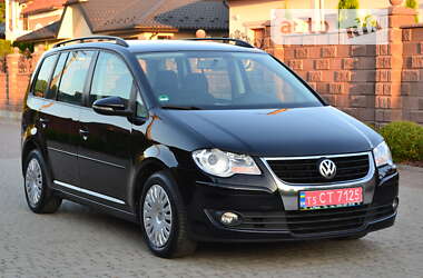 Минивэн Volkswagen Touran 2010 в Ровно