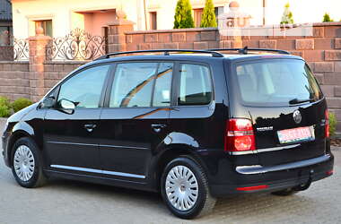 Минивэн Volkswagen Touran 2010 в Ровно