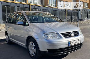 Минивэн Volkswagen Touran 2003 в 