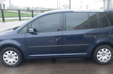 Мікровен Volkswagen Touran 2011 в Володарці