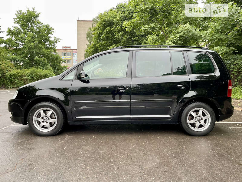 Мінівен Volkswagen Touran 2004 в Луцьку