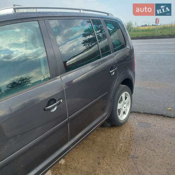 Мінівен Volkswagen Touran 2004 в Татарбунарах