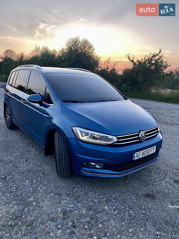 Мікровен Volkswagen Touran 2015 в Івано-Франківську
