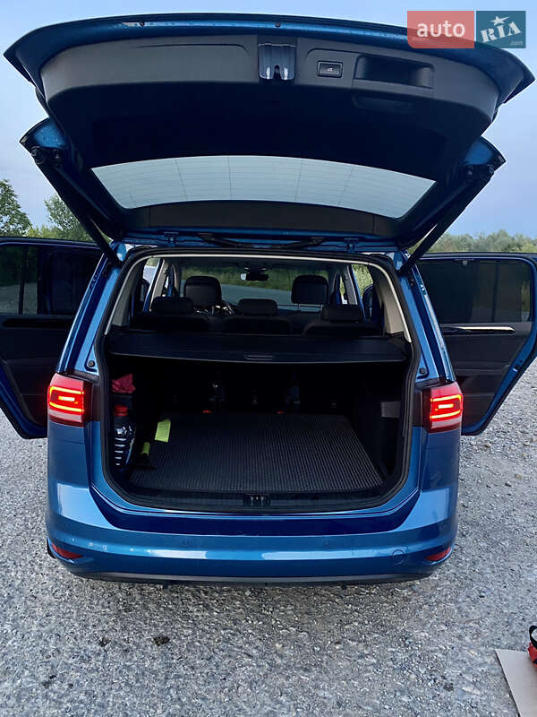 Мікровен Volkswagen Touran 2015 в Івано-Франківську