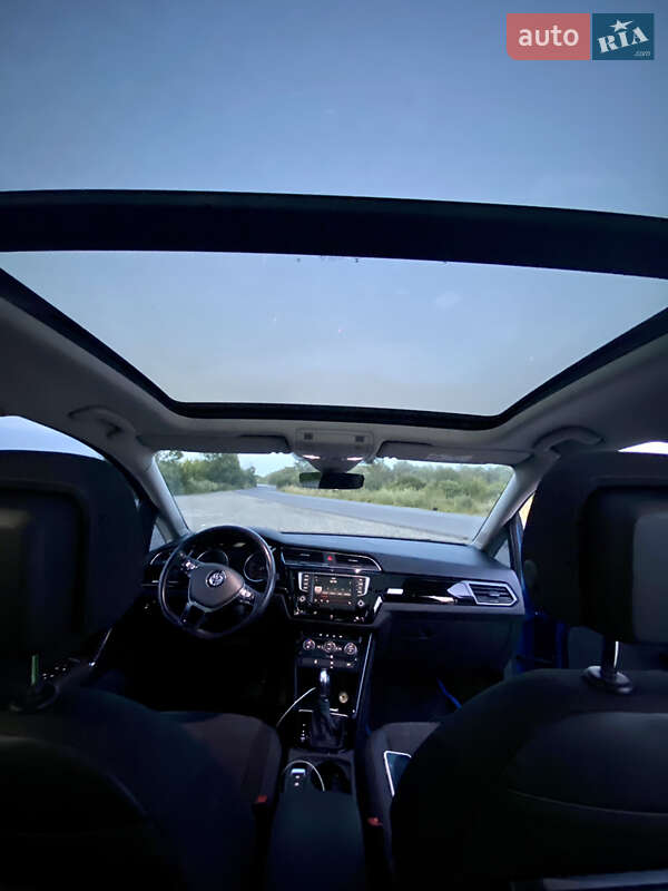 Мікровен Volkswagen Touran 2015 в Івано-Франківську