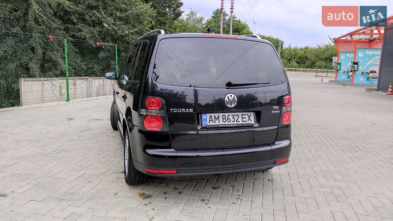 Минивэн Volkswagen Touran 2010 в Житомире