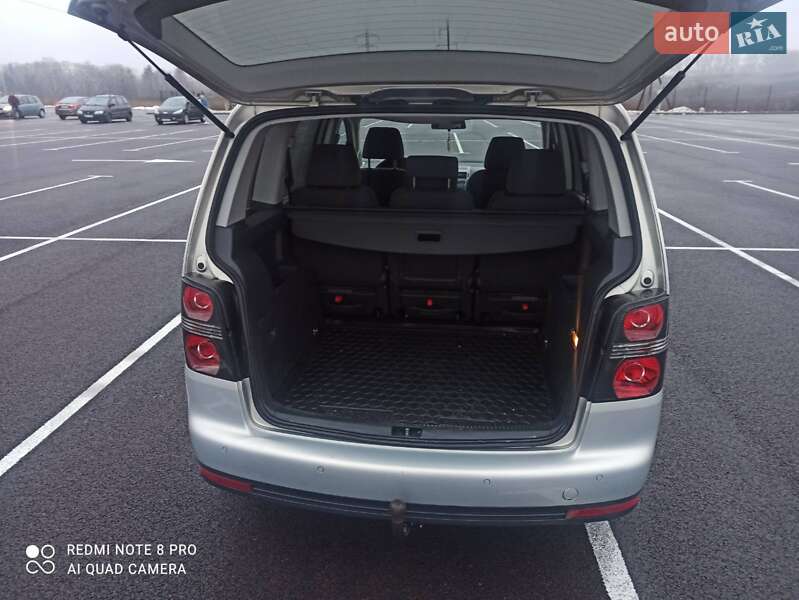 Минивэн Volkswagen Touran 2009 в Ровно