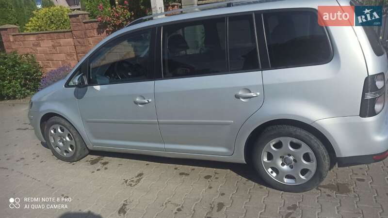 Минивэн Volkswagen Touran 2009 в Ровно