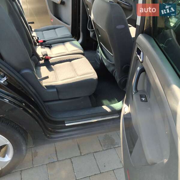 Мінівен Volkswagen Touran 2003 в Виноградові