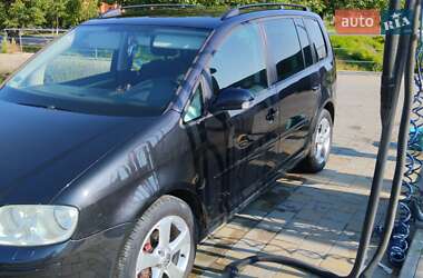 Минивэн Volkswagen Touran 2003 в 