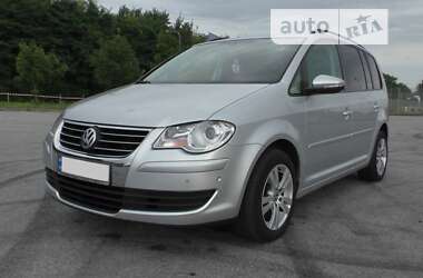 Минивэн Volkswagen Touran 2010 в Львове