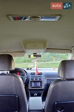 Минивэн Volkswagen Touran 2009 в 