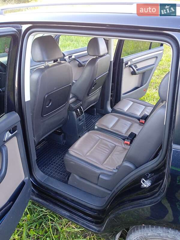 Минивэн Volkswagen Touran 2009 в Бережанах