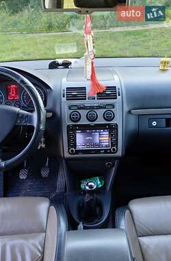 Минивэн Volkswagen Touran 2009 в 