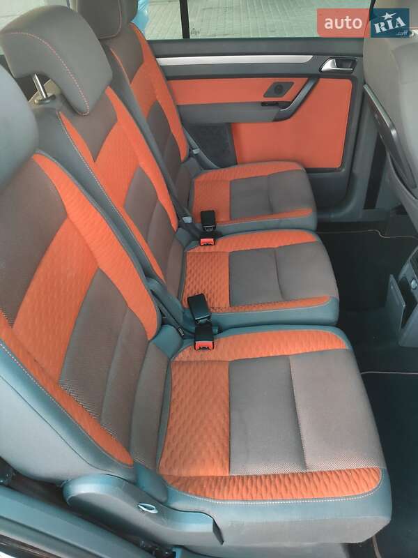 Мінівен Volkswagen Touran 2007 в Березному