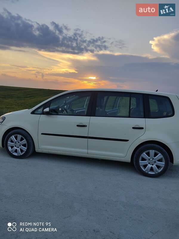 Мікровен Volkswagen Touran 2015 в Збаражі