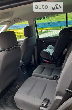 Минивэн Volkswagen Touran 2004 в 