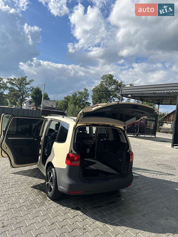 Микровэн Volkswagen Touran 2015 в Глыбокой фото 20 Микровэн Volkswagen Touran 2015 в Глыбокой